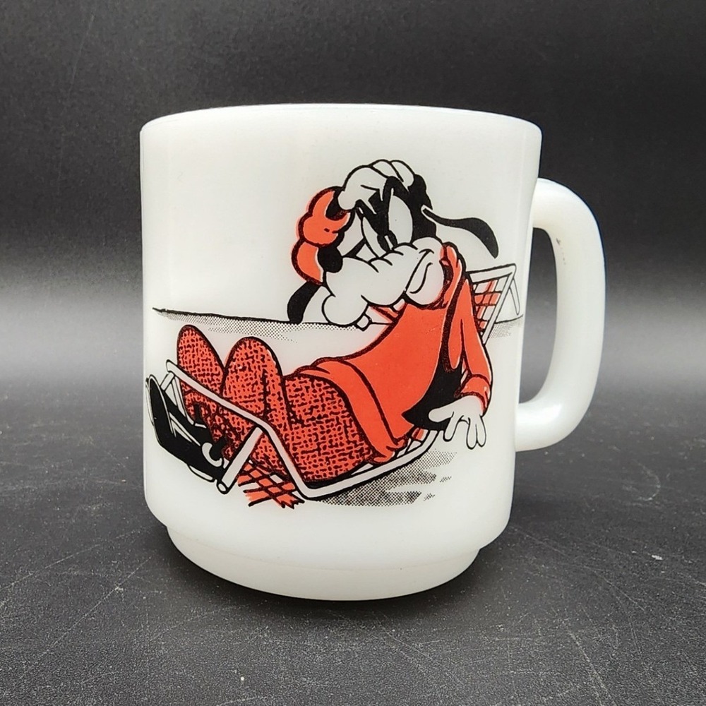 Disney 8oz White Milk Glass Goofy Mickey Mouse Club Stacking Mug Vintage Retro